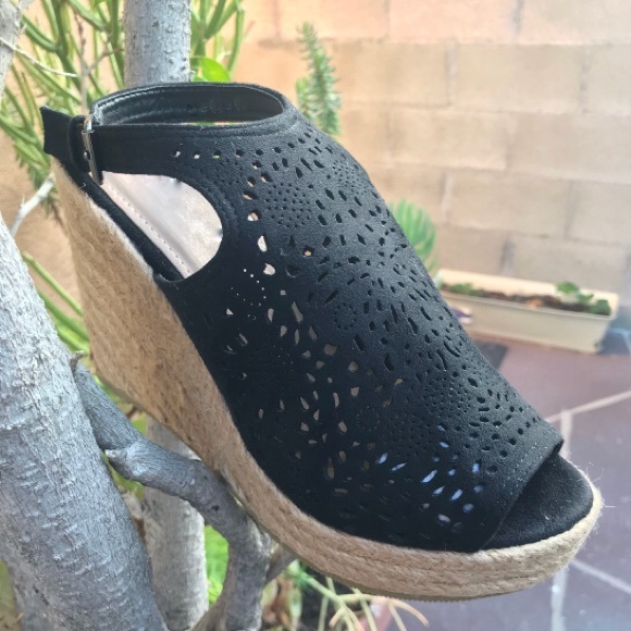 New black wedges - Picture 5 of 5